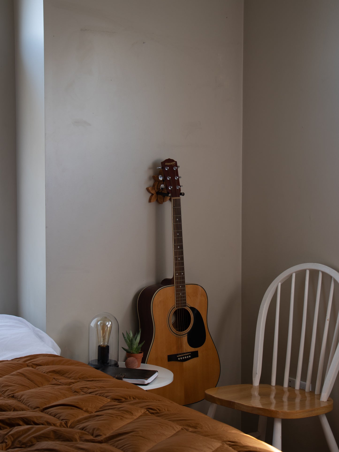 Flower Guitar Wall Mount