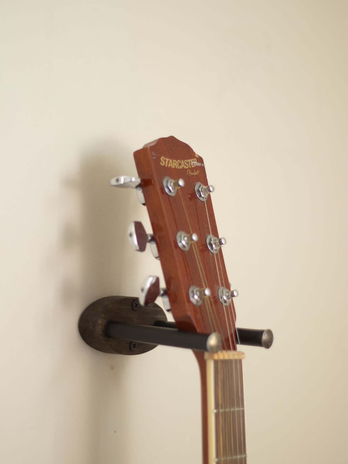 Oval Guitar Wall Mount