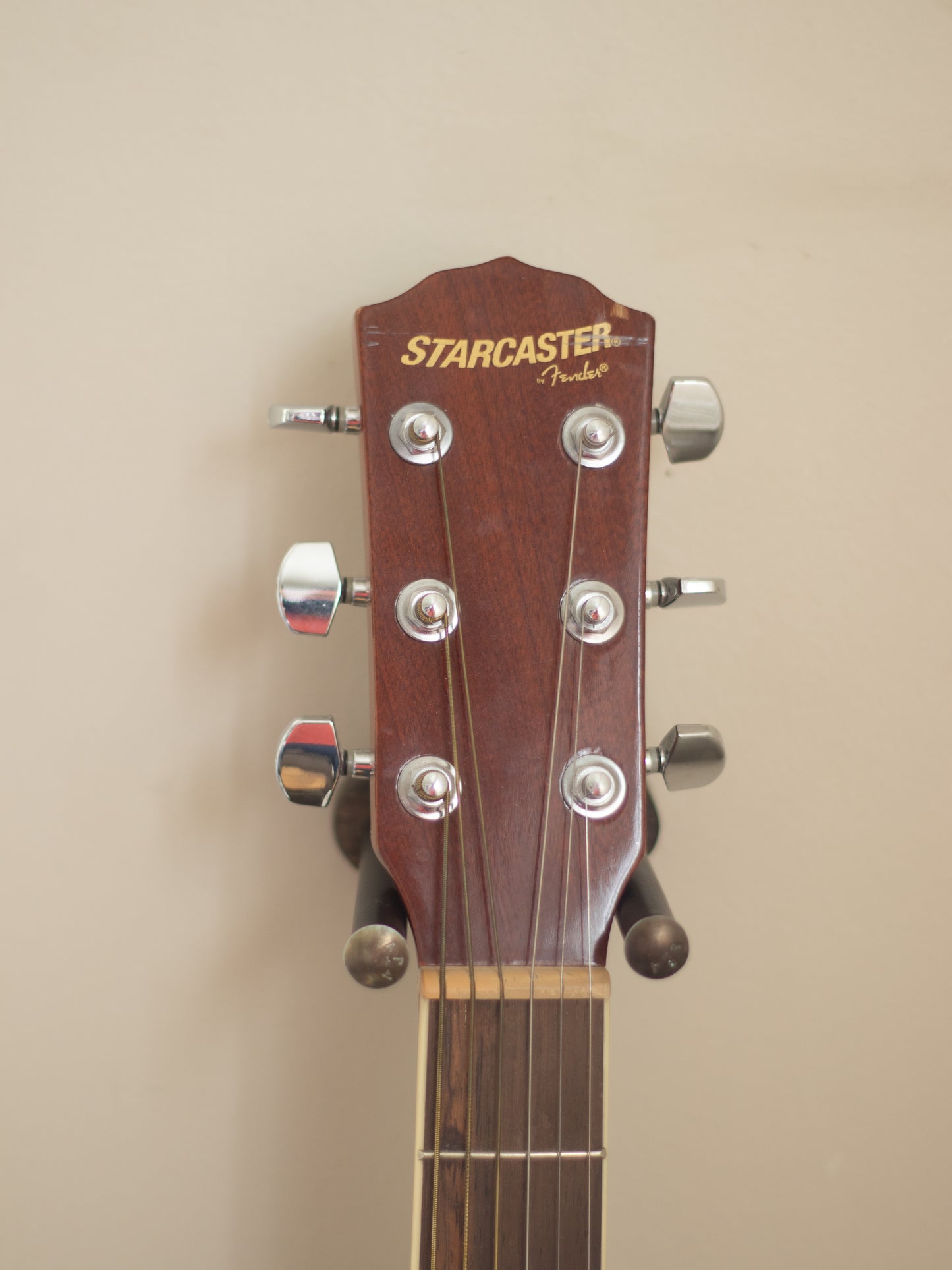 Oval Guitar Wall Mount