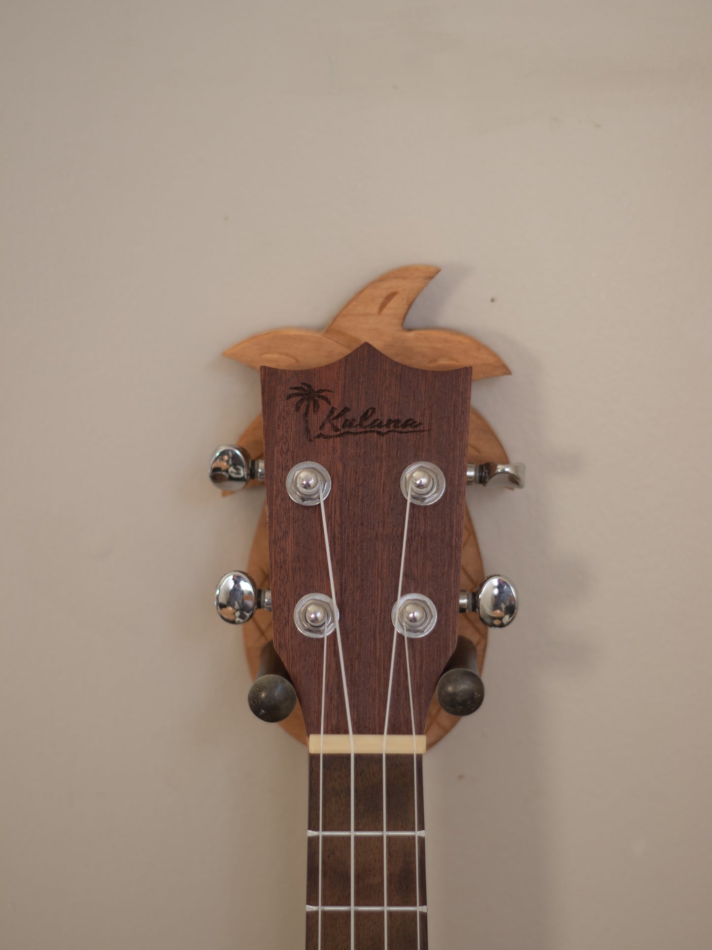 Pineapple Ukulele Wall Mount