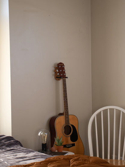 Pineapple Guitar Wall Mount