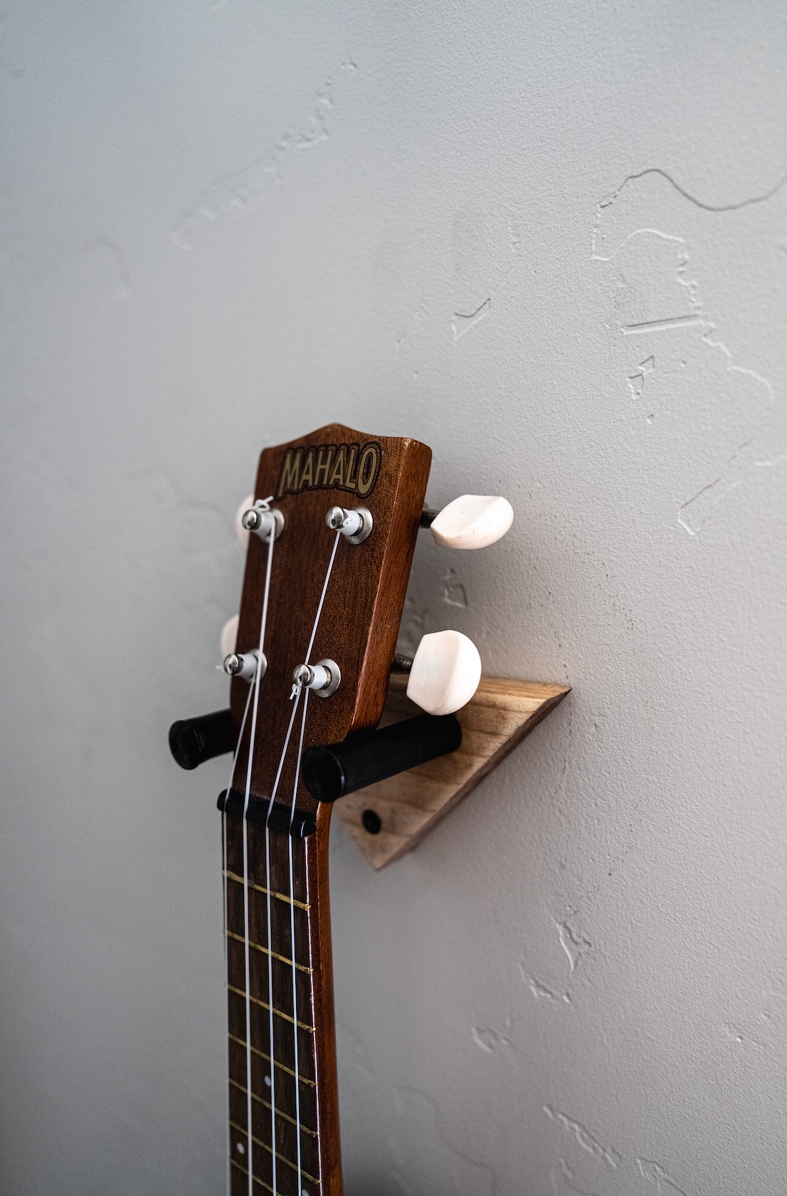 Simple Triangle Ukulele Wall Mount