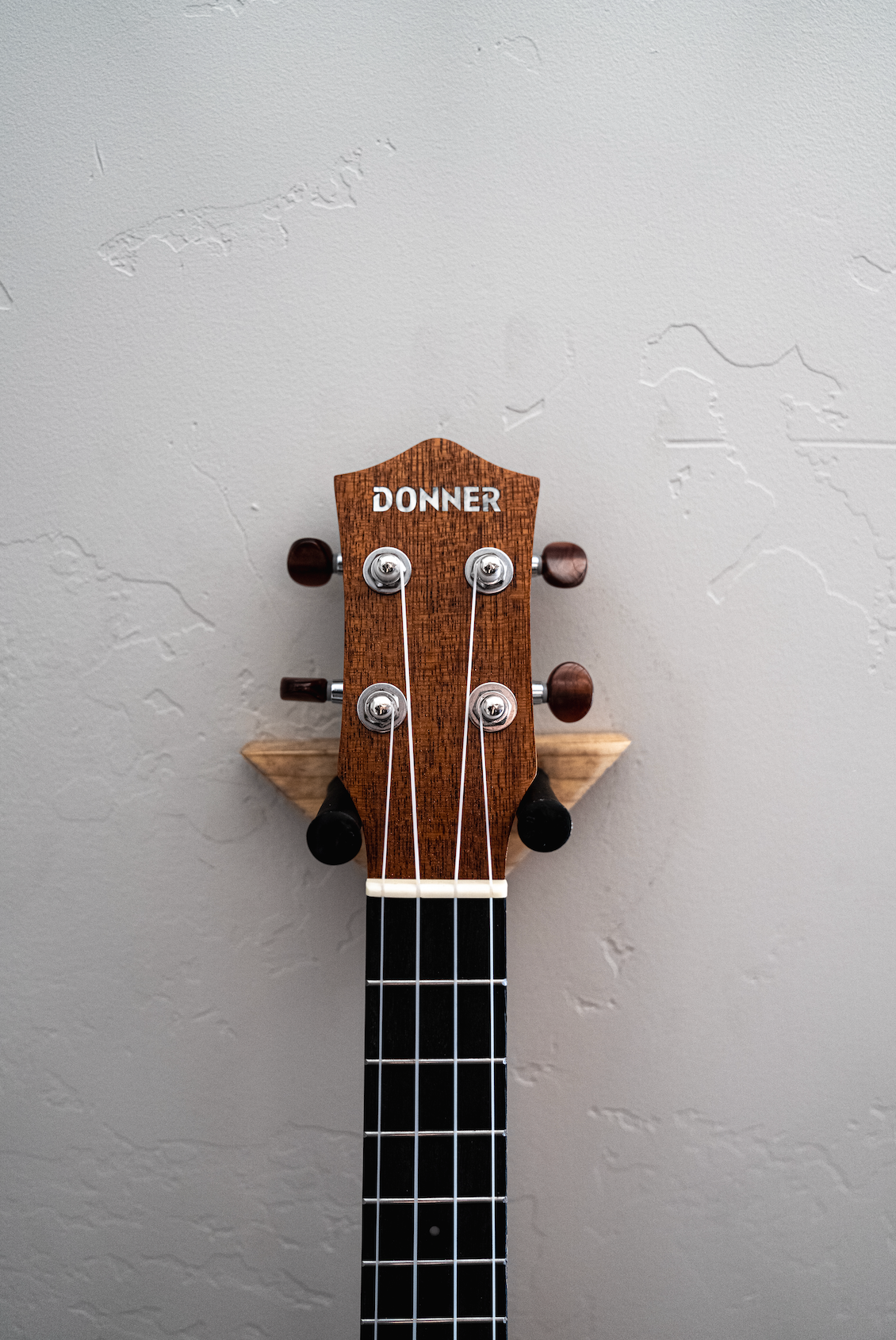 Simple Triangle Ukulele Wall Mount